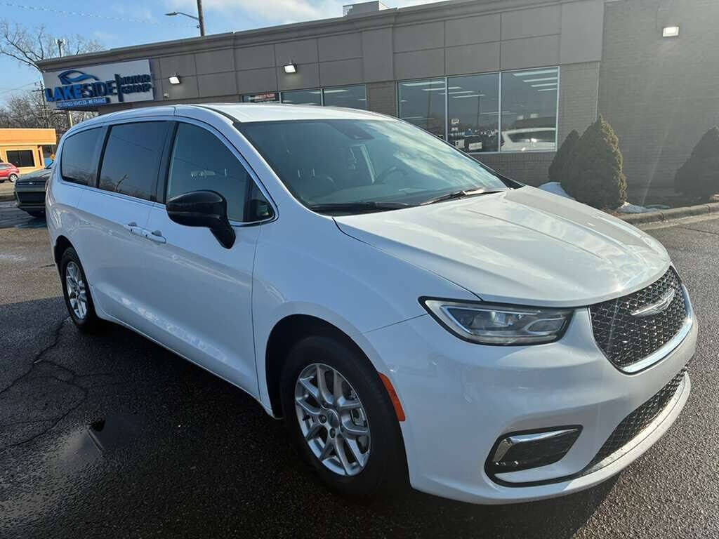 2025 CHRYSLER Pacifica