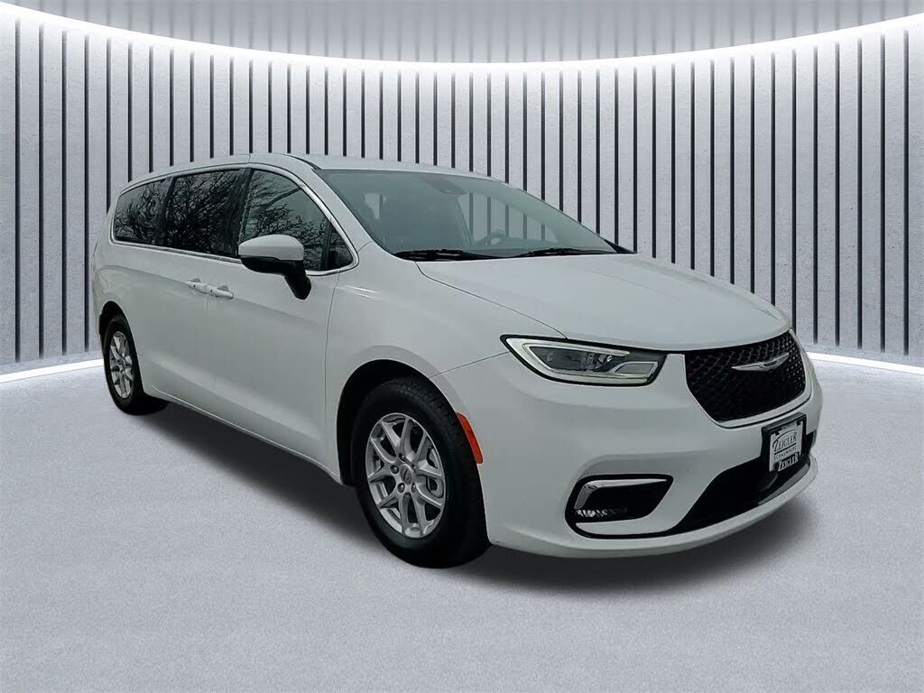 2023 CHRYSLER Pacifica