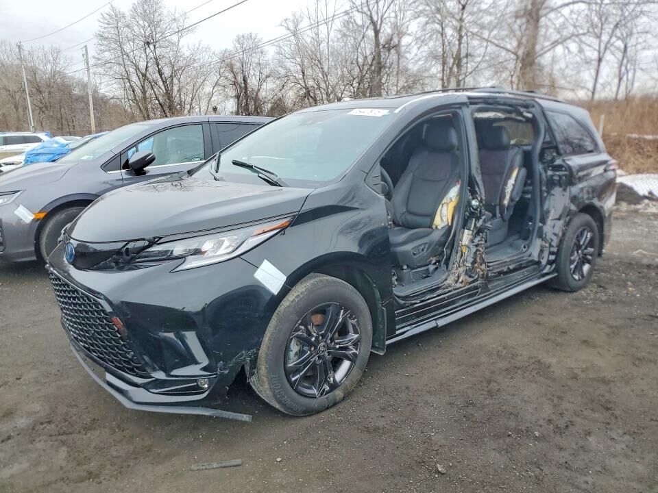2025 TOYOTA Sienna