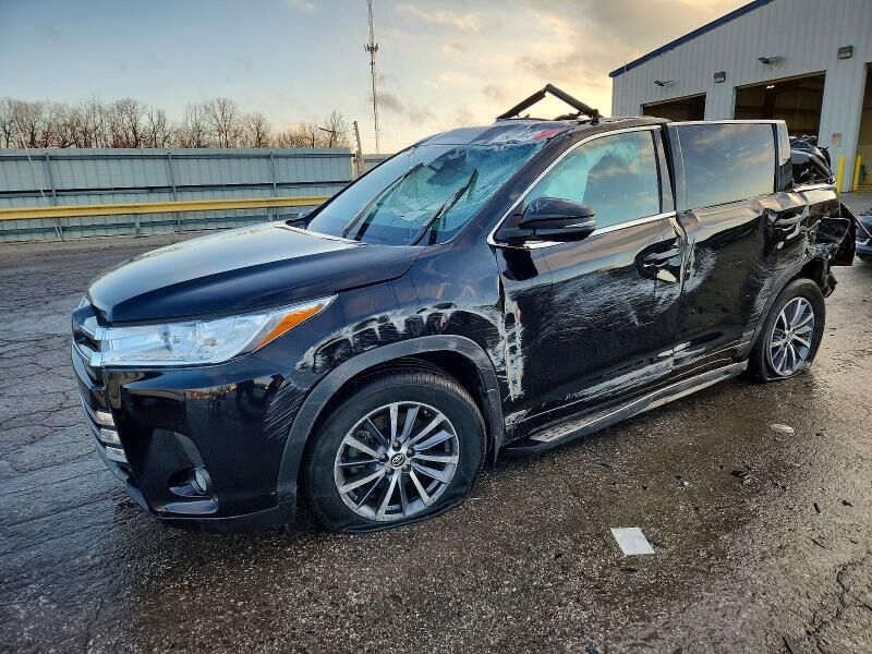 2017 TOYOTA Highlander