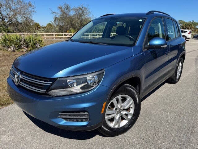 2017 VOLKSWAGEN Tiguan