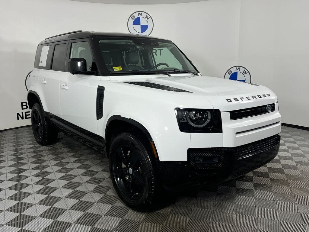 2024 LAND ROVER Defender