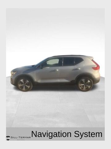 2023 VOLVO XC40