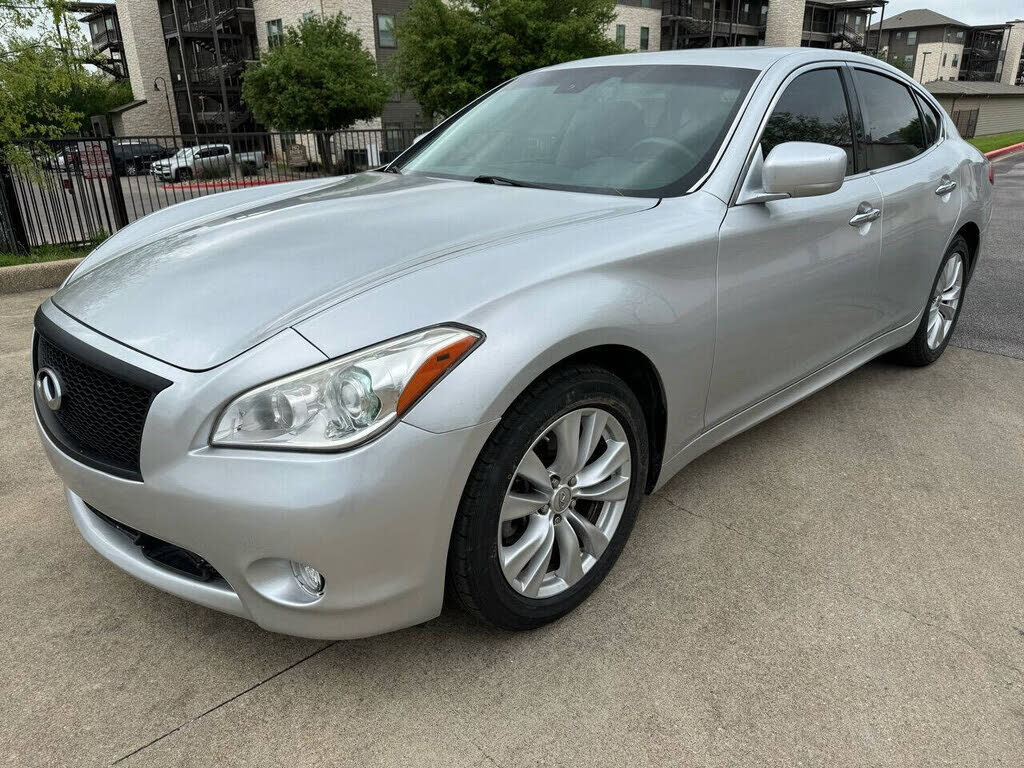 2011 INFINITI M37