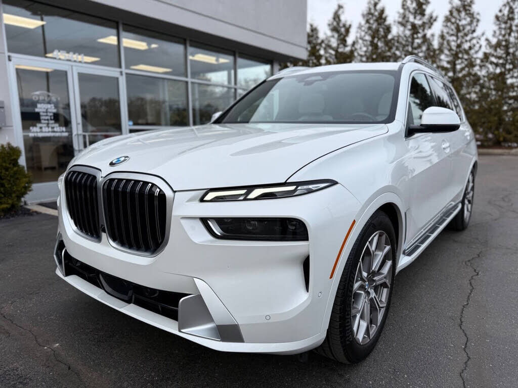 2023 BMW X7