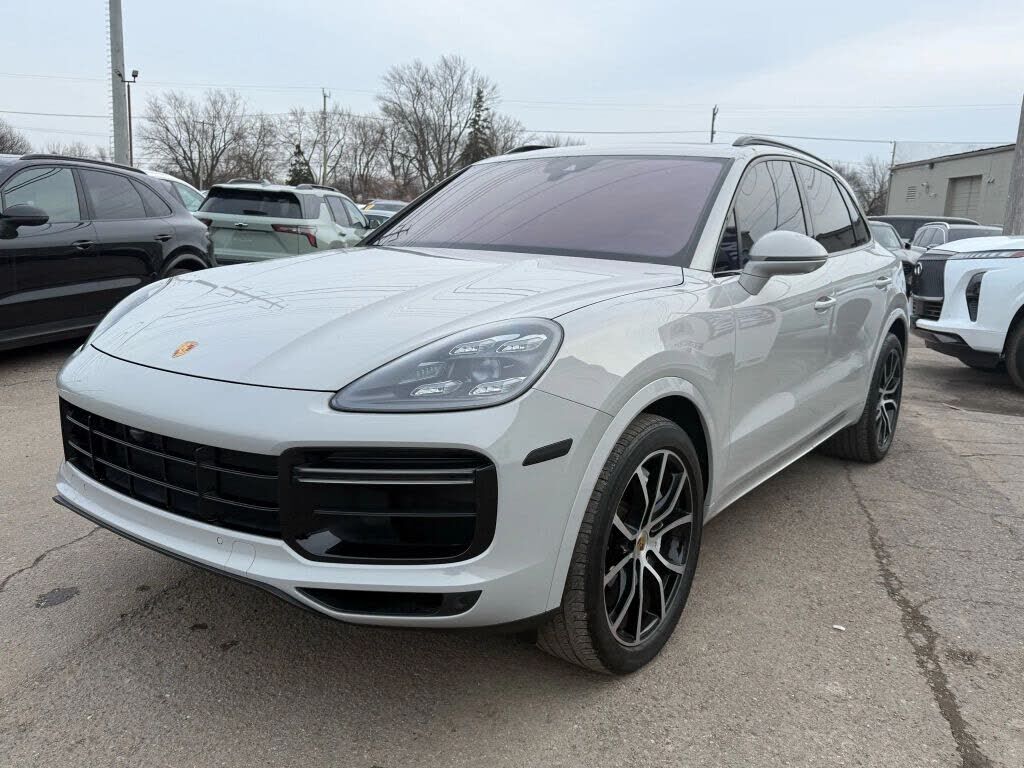 2023 PORSCHE Cayenne