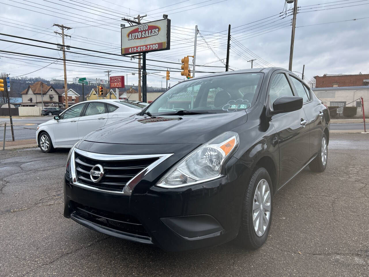 2017 NISSAN Versa
