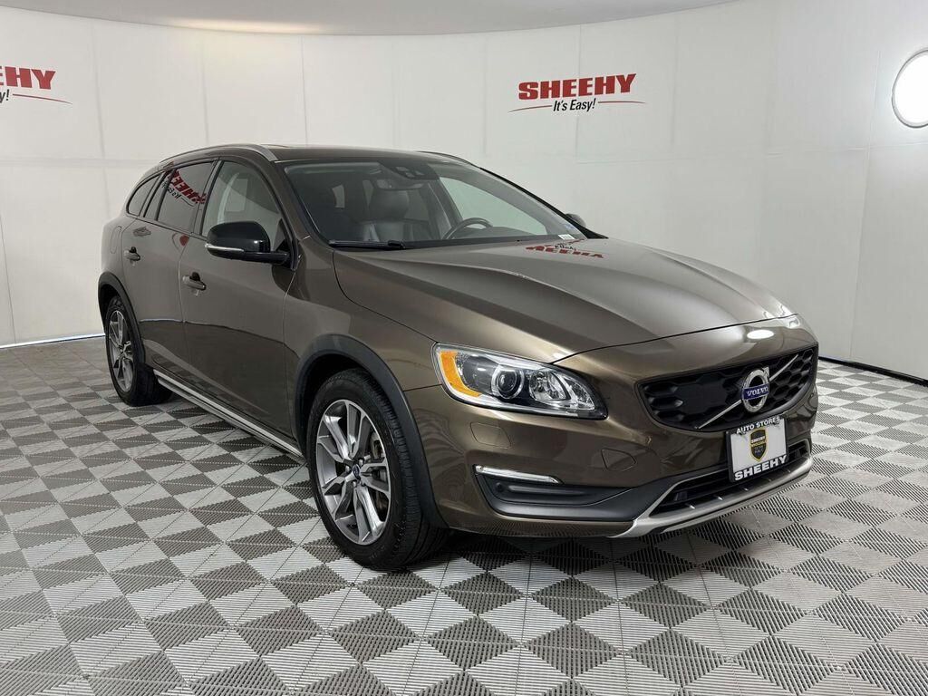 2016 VOLVO V60CC