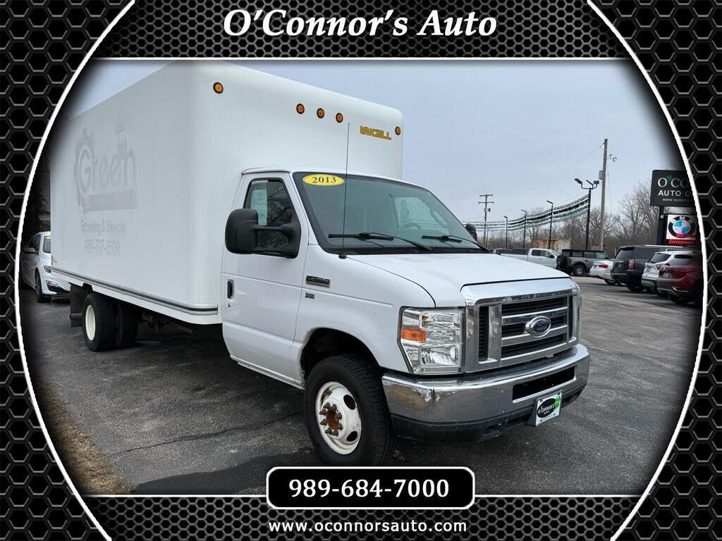 2013 FORD E-350