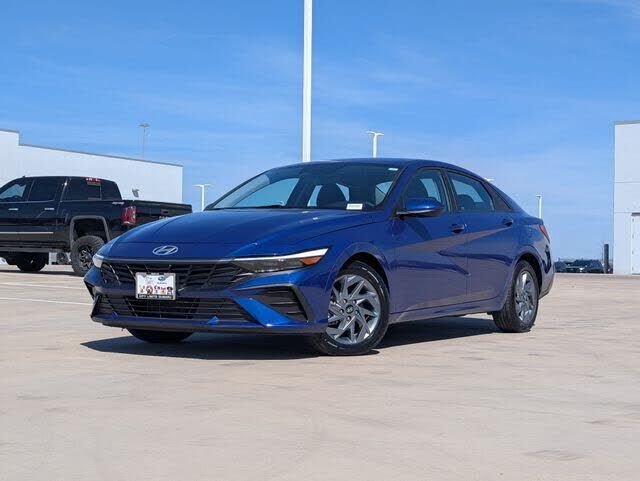 2024 HYUNDAI Elantra