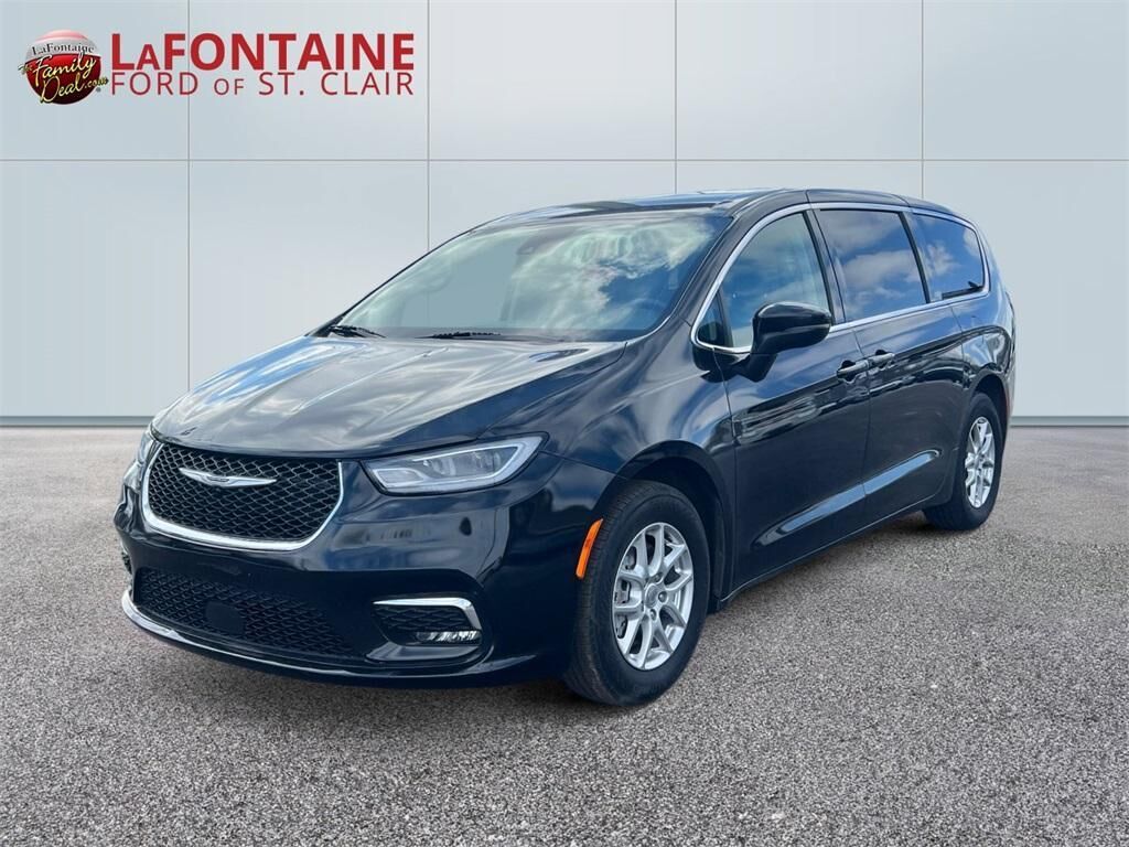 2023 CHRYSLER Pacifica