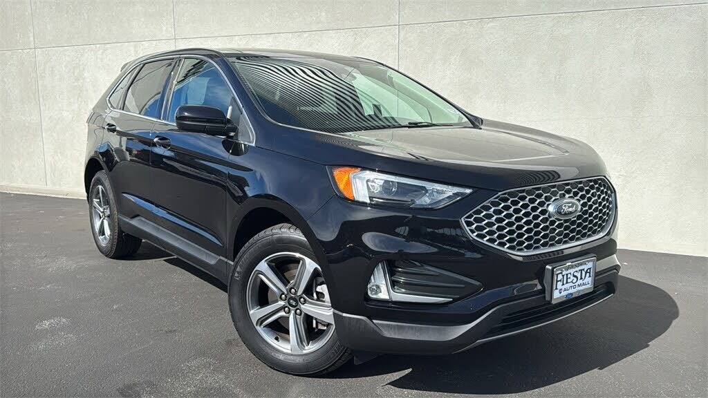 2023 FORD Edge