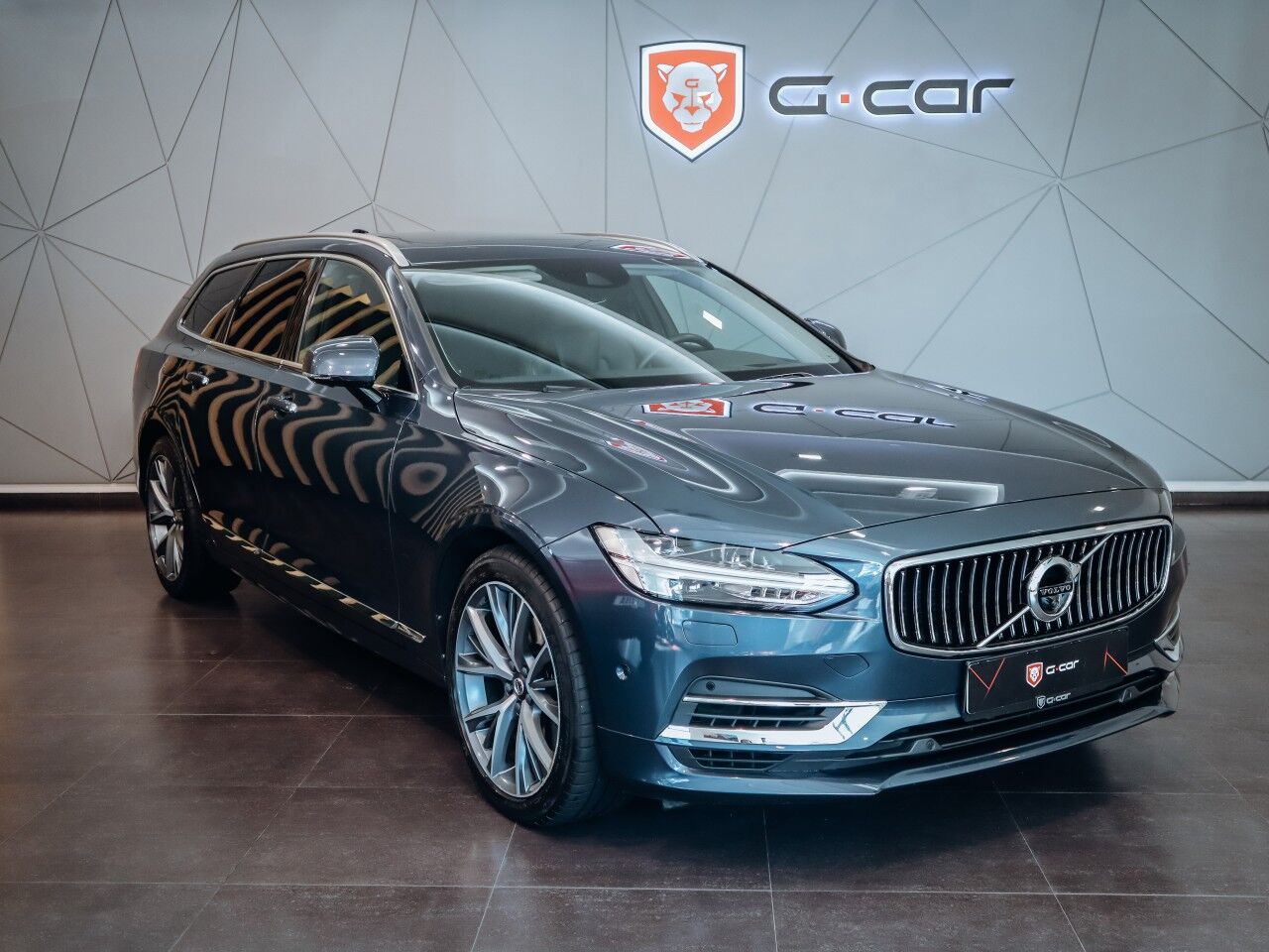 2019 VOLVO S90