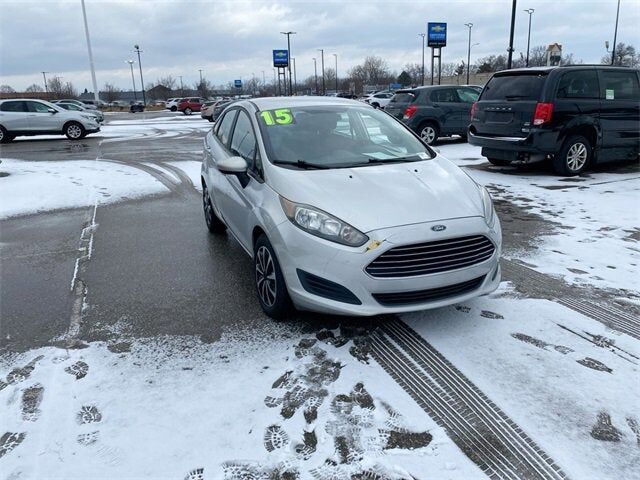 2015 FORD Fiesta
