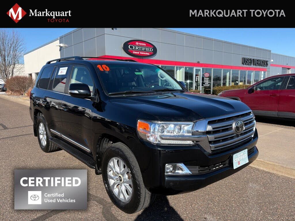 2016 TOYOTA Land Cruiser