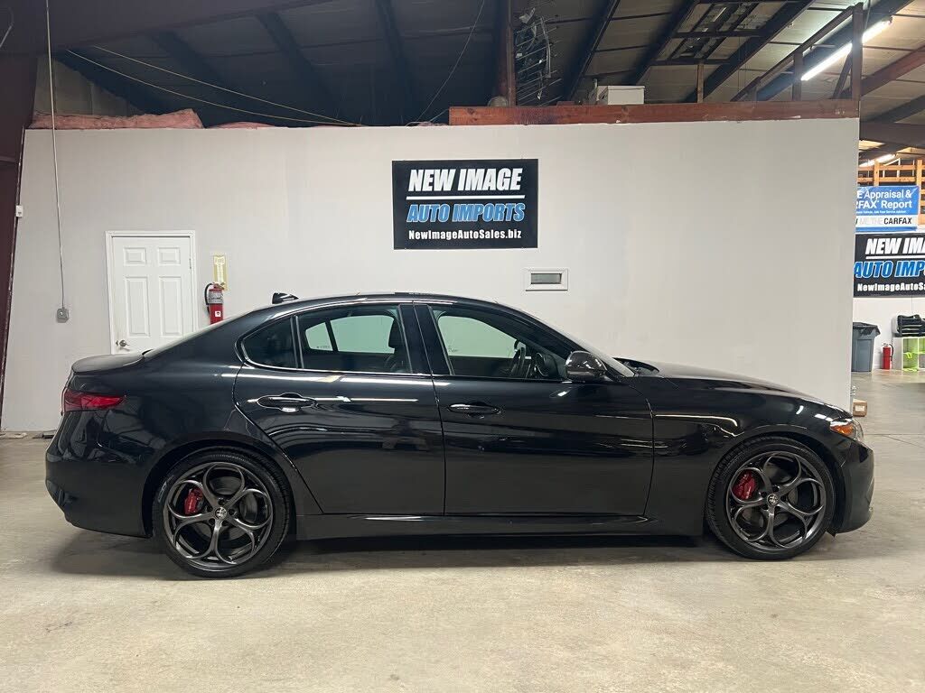 2021 ALFA ROMEO Giulia