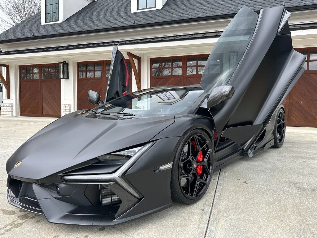 2024 LAMBORGHINI Revuelto