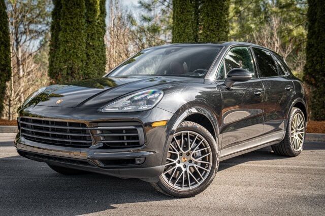 2022 PORSCHE Cayenne