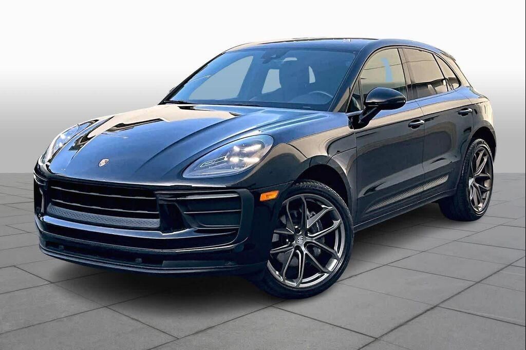 2022 PORSCHE Macan