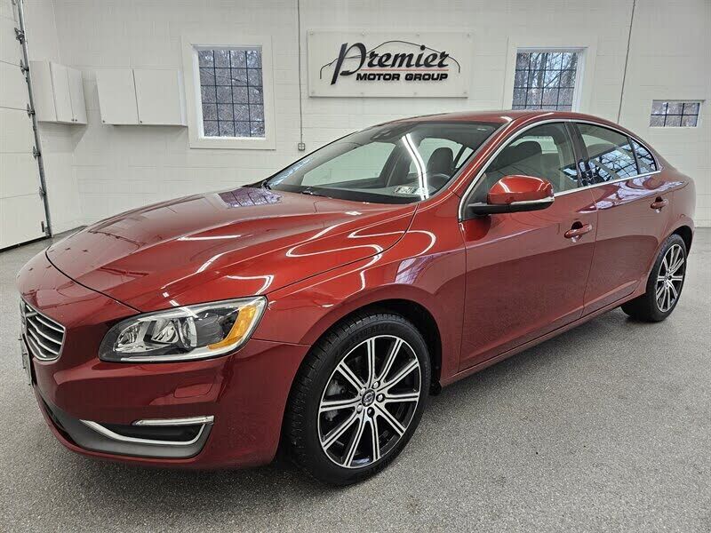 2017 VOLVO S60