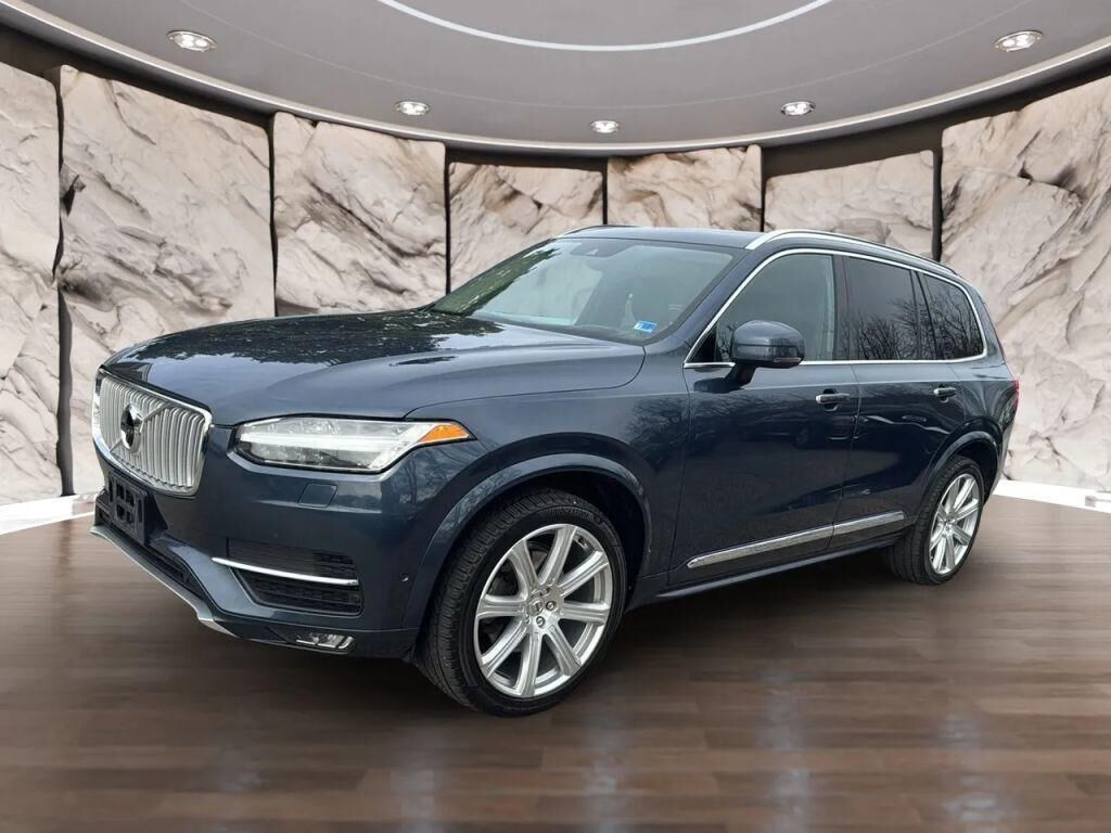 2019 VOLVO XC90