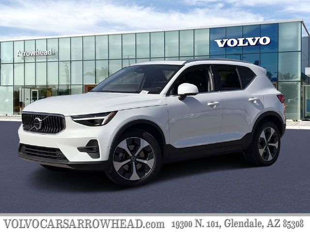 2025 VOLVO XC40