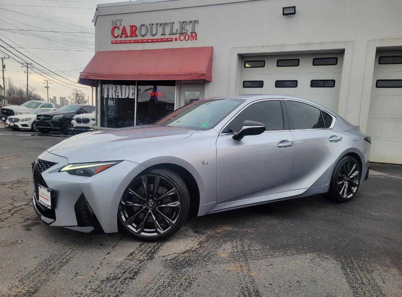 2023 LEXUS IS
