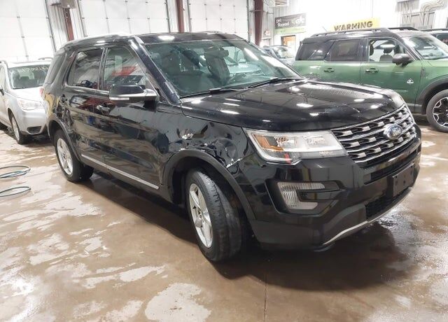 2017 FORD Explorer