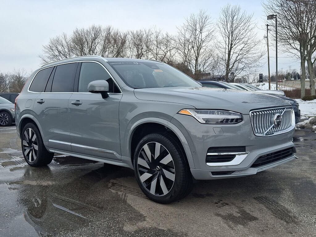 2025 VOLVO XC90
