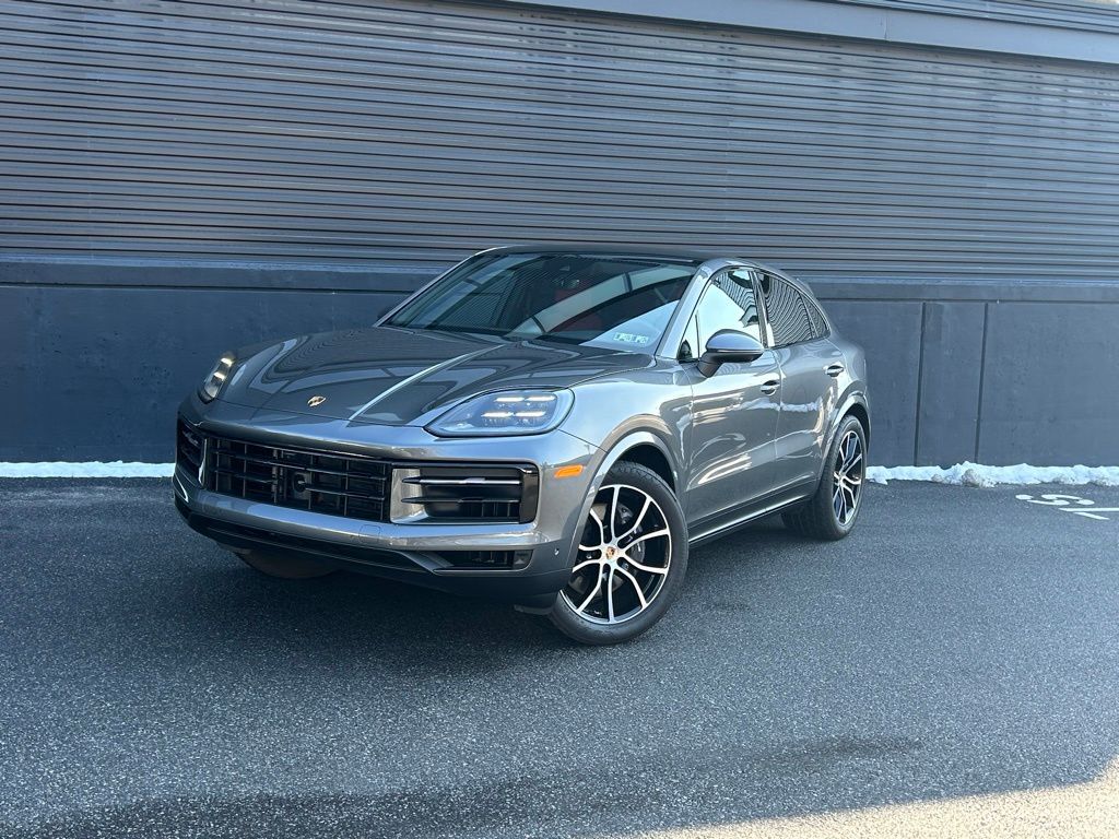 2025 PORSCHE Cayenne