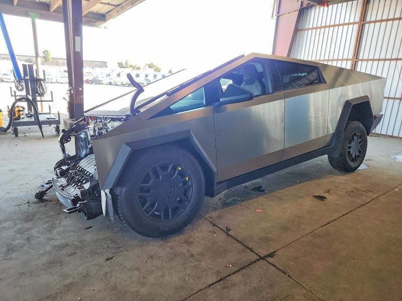 2025 TESLA Cybertruck