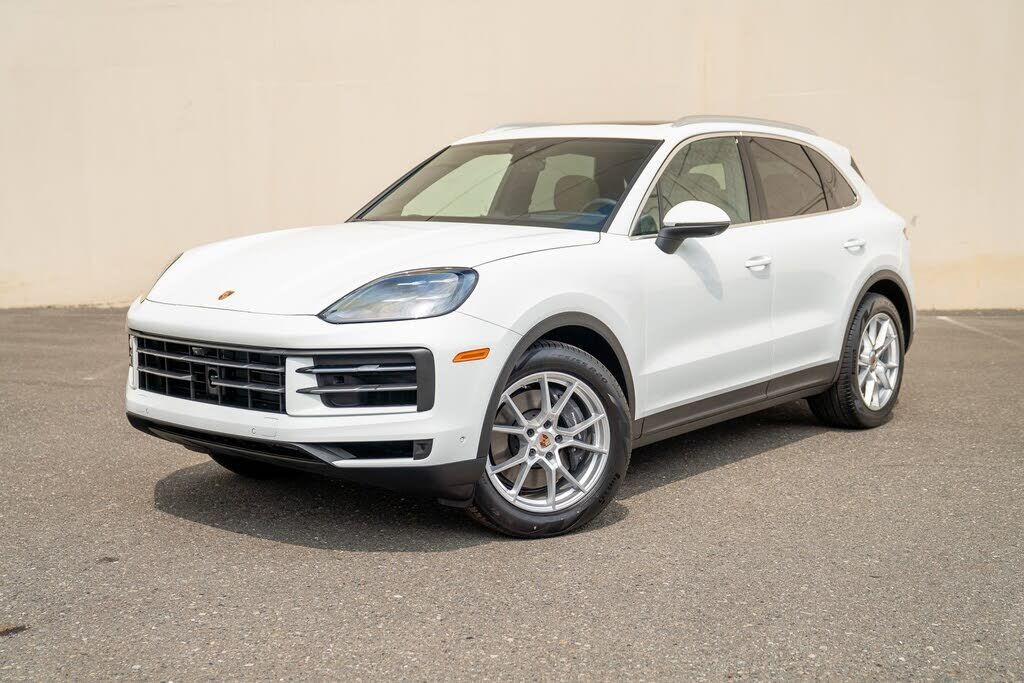 2025 PORSCHE Cayenne