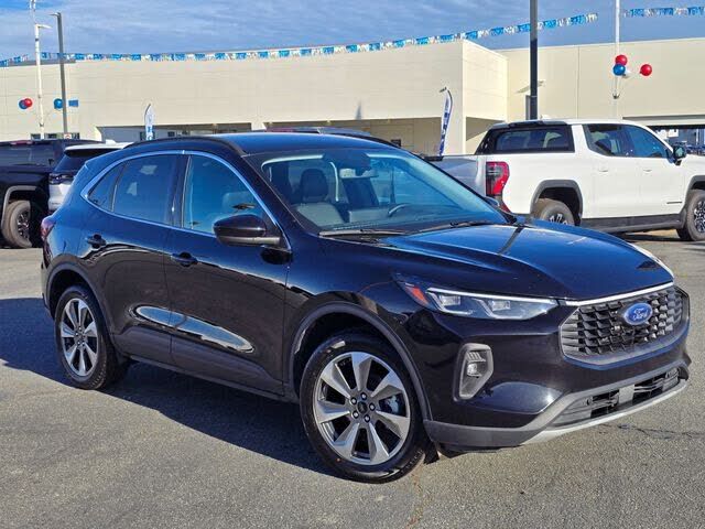 2025 FORD Escape