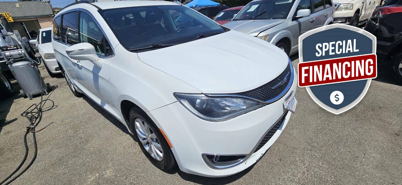 2017 CHRYSLER Pacifica