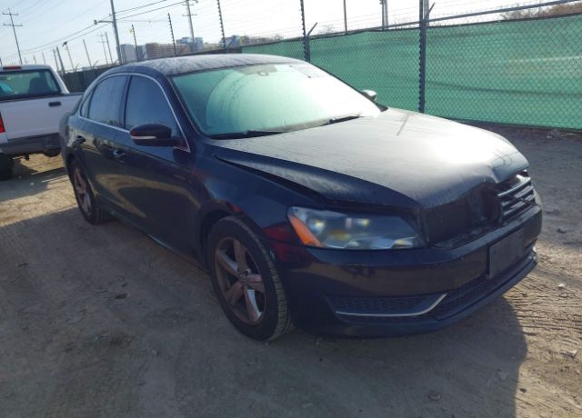 2013 VOLKSWAGEN Passat