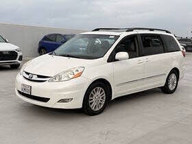2010 TOYOTA Sienna