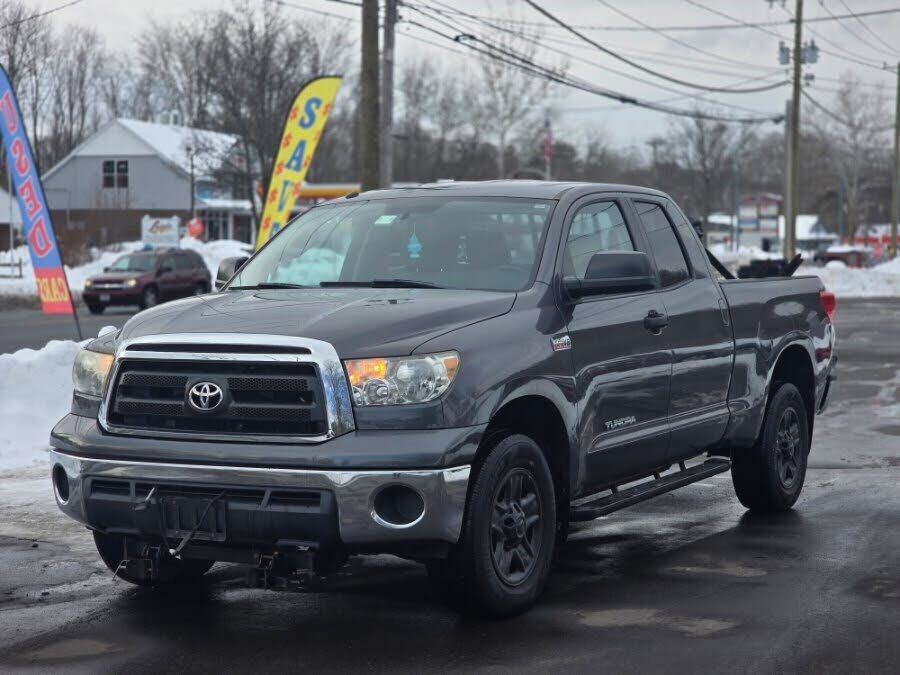 2011 TOYOTA Tundra