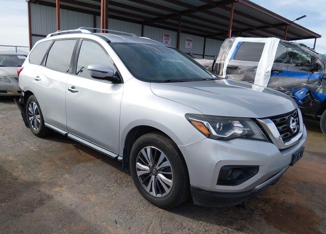 2017 NISSAN Pathfinder