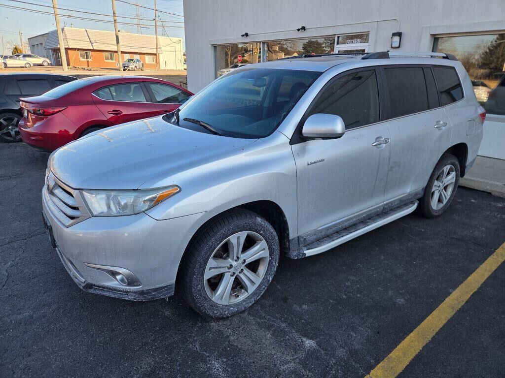 2011 TOYOTA Highlander