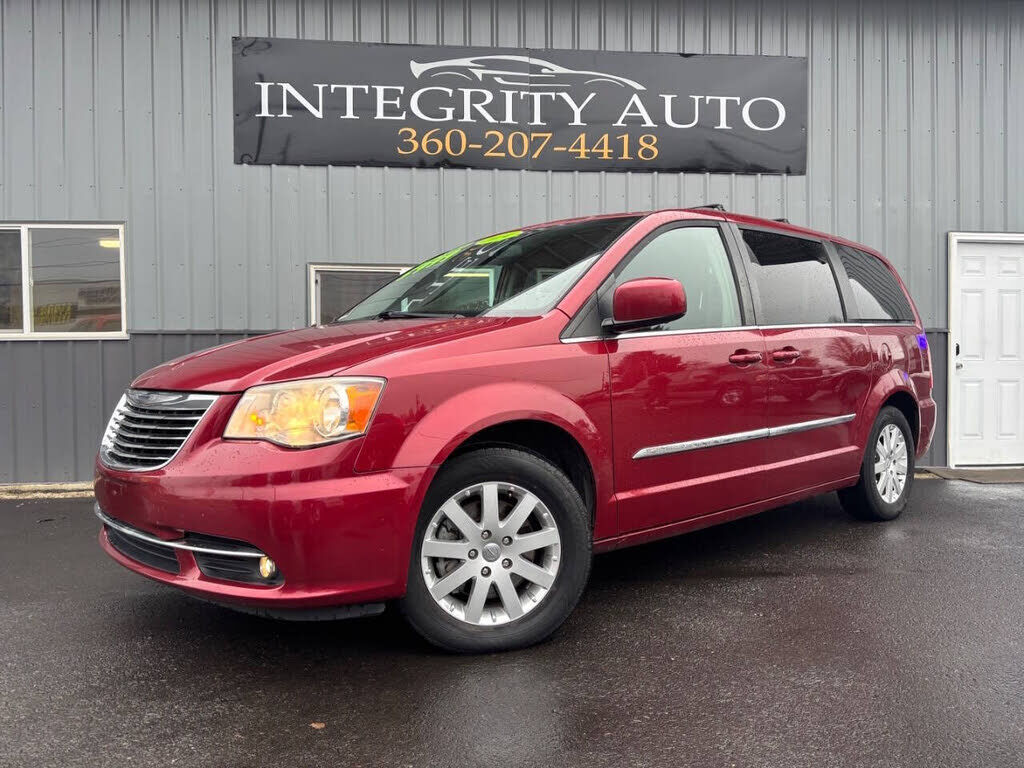 2014 CHRYSLER Town and Country