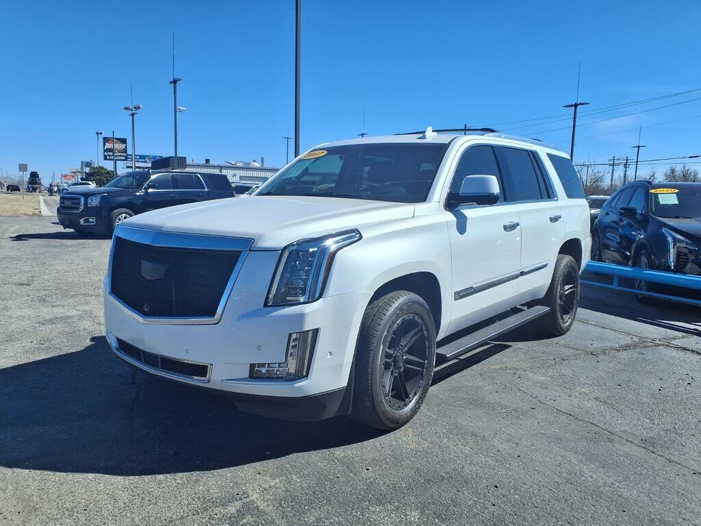2017 CADILLAC Escalade