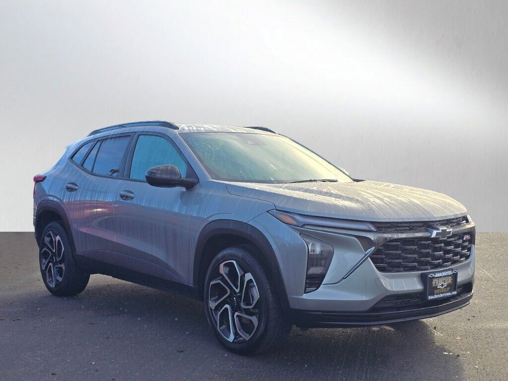 2025 CHEVROLET Trax