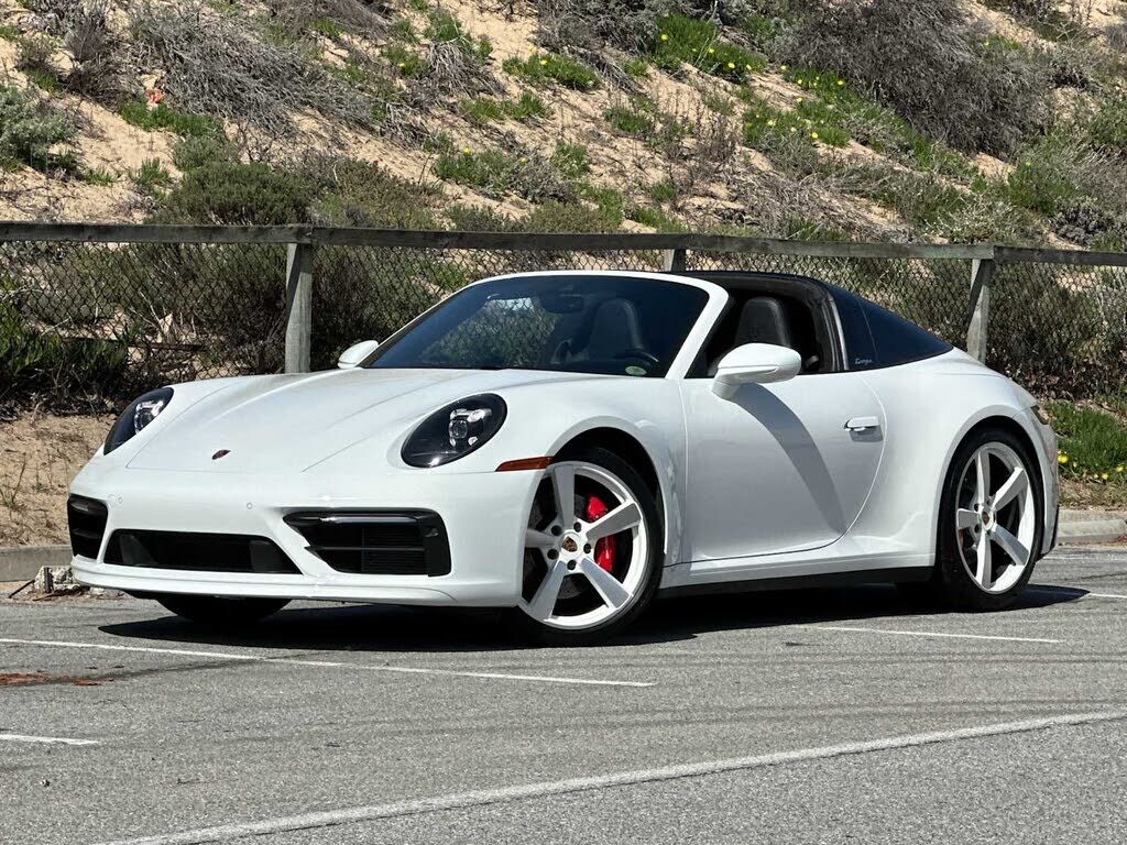 2022 PORSCHE 911