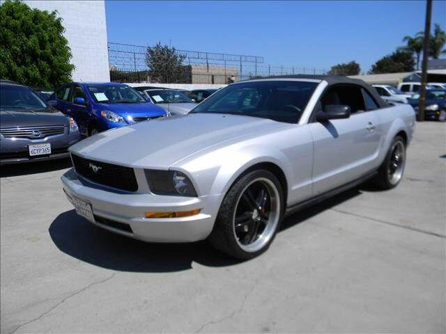 2005 FORD Mustang