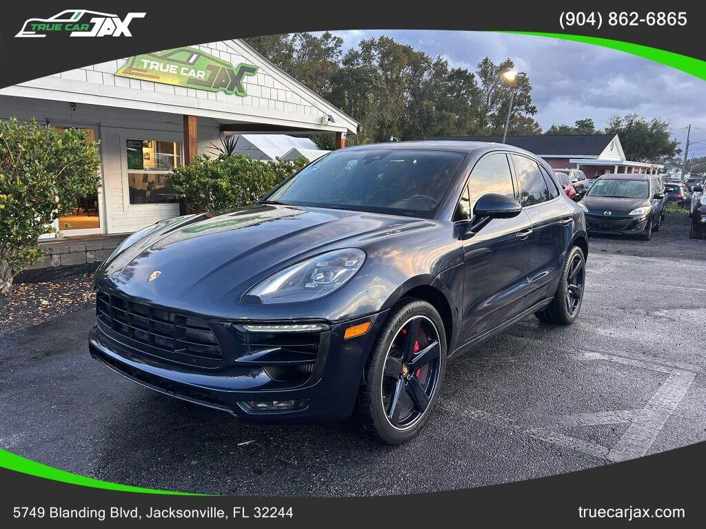 2017 PORSCHE Macan