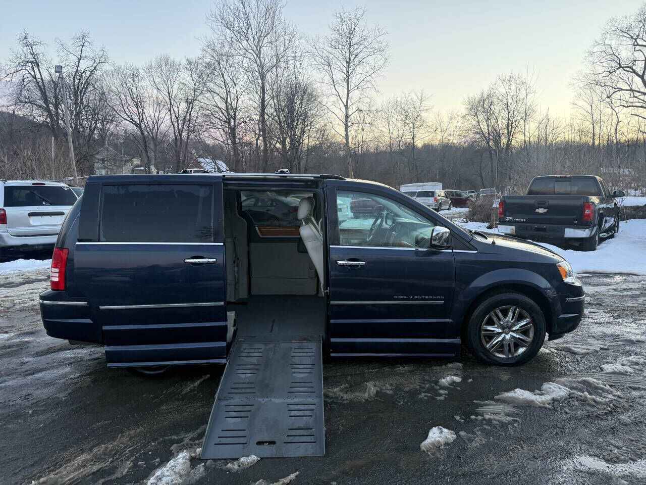 2008 CHRYSLER Town and Country