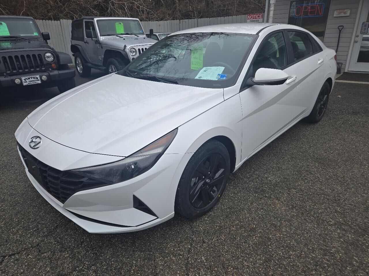 2022 HYUNDAI Elantra