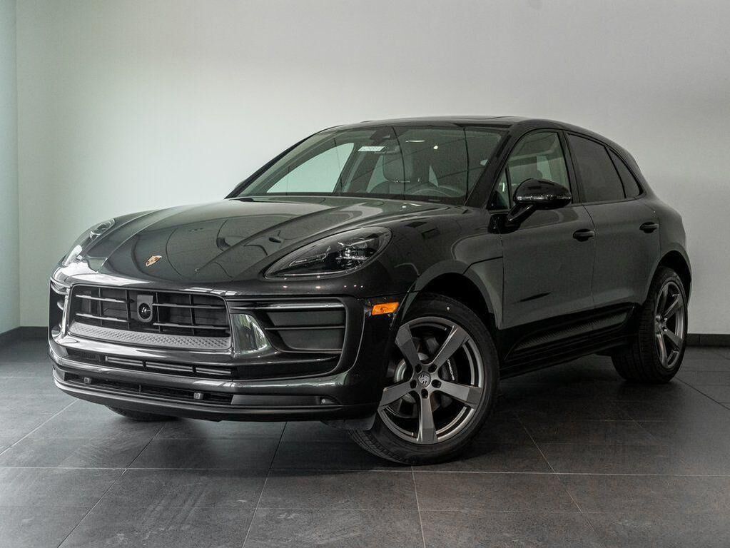 2025 PORSCHE Macan