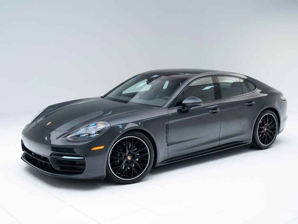 2022 PORSCHE Panamera