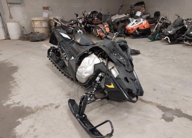 2021 POLARIS Axys